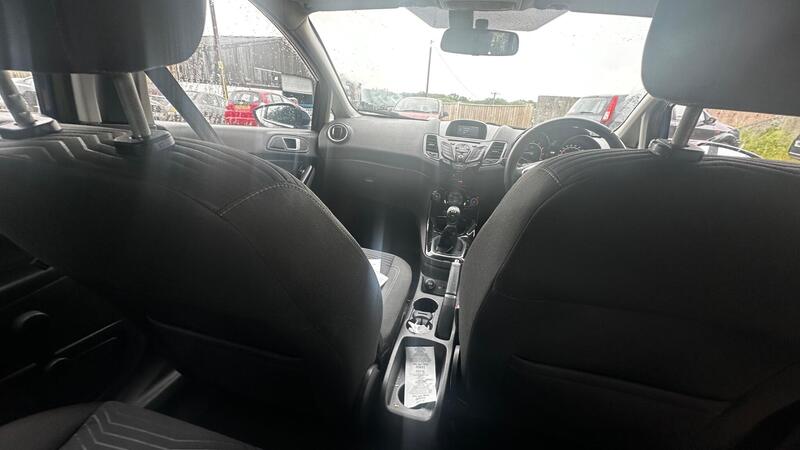 2015 Ford Fiesta — photo 10