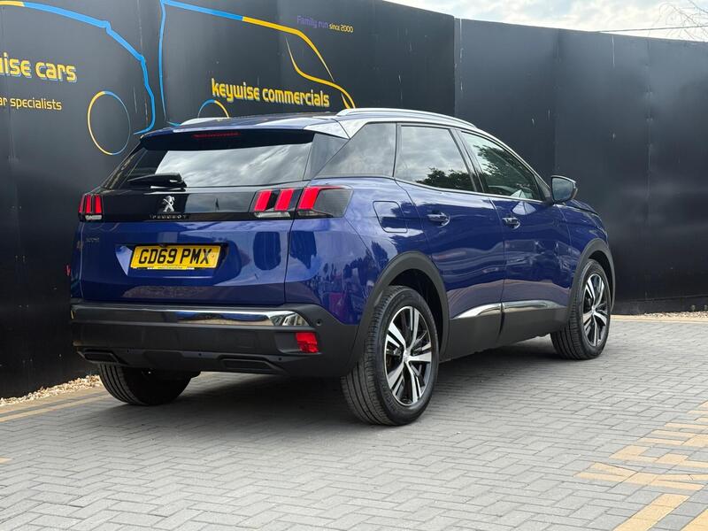 Peugeot 3008 view 5