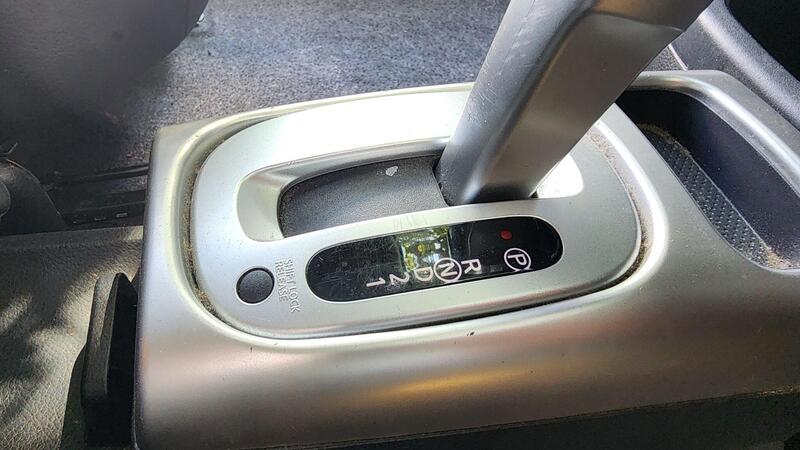 2010 Nissan Note — photo 25