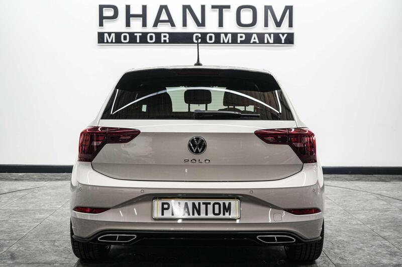 Volkswagen Polo view 4