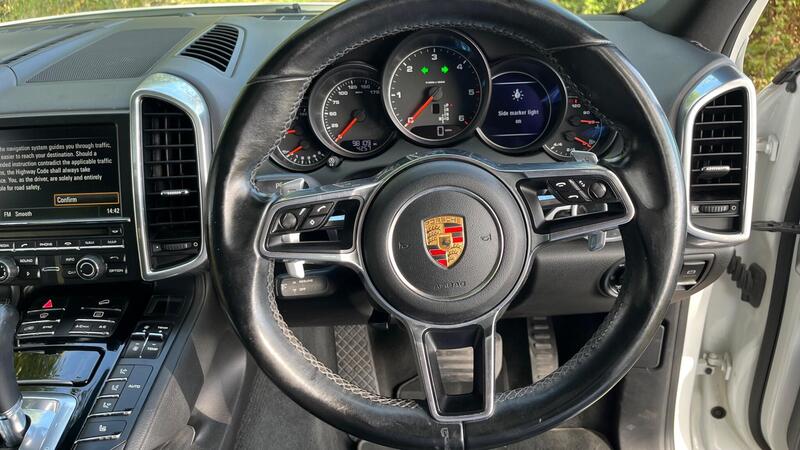 2015 Porsche Cayenne — photo 33