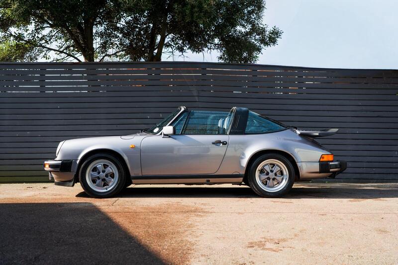 Porsche 911 view 4