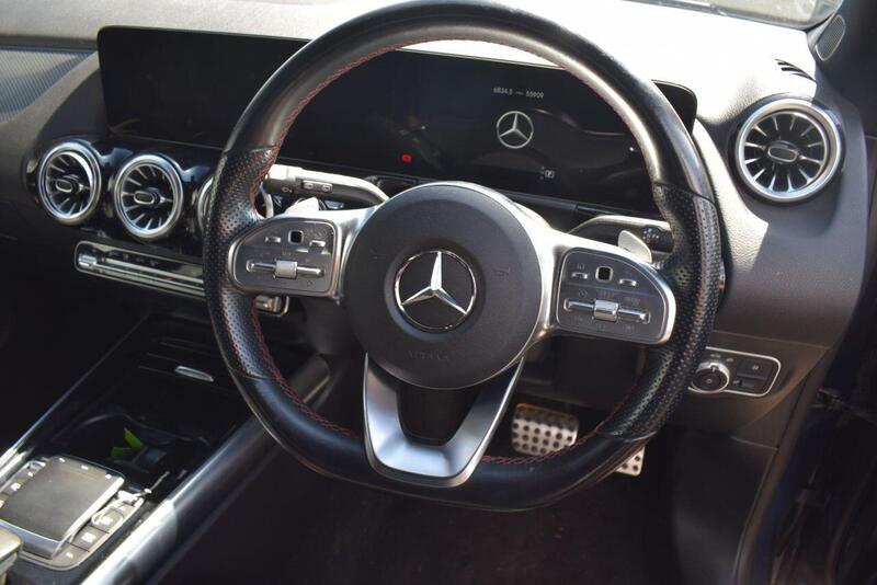 Mercedes-Benz Mercedes-Benz GLA view 3