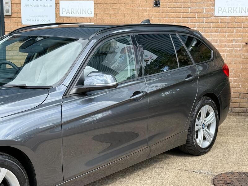 BMW 3 Series view 4