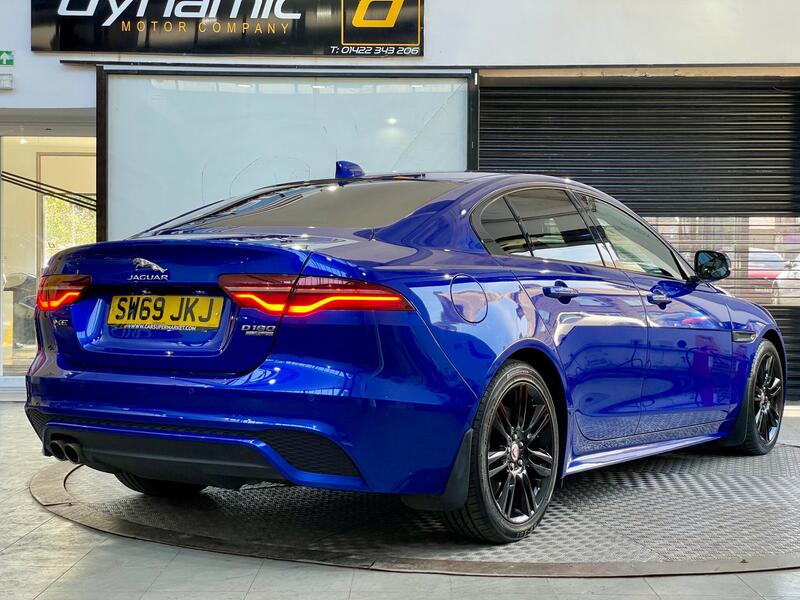 Jaguar Xe view 3