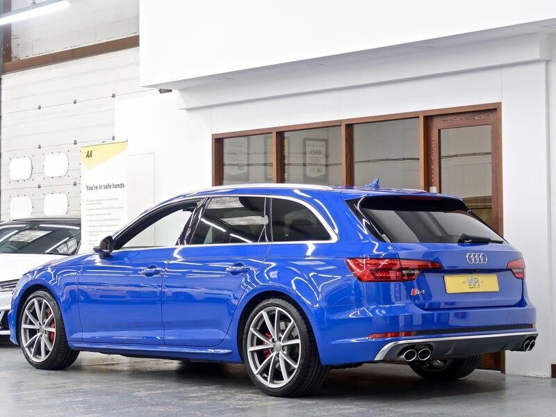 Audi S4 Avant view 3