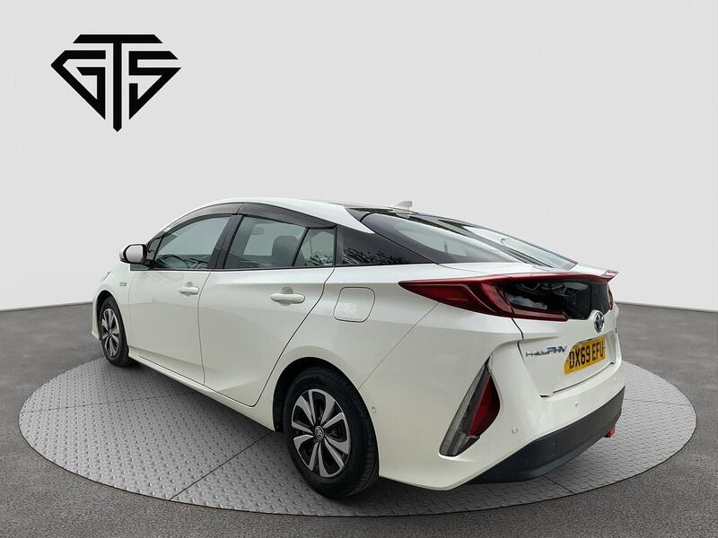 Toyota Prius view 5
