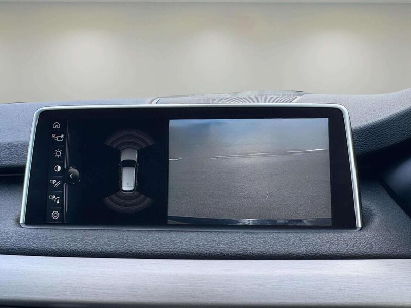 BMW X5 view 6