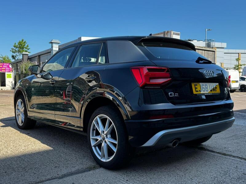Audi Q2 view 5