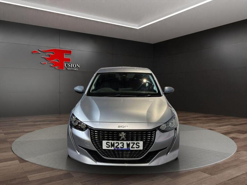 Peugeot 208 view 2