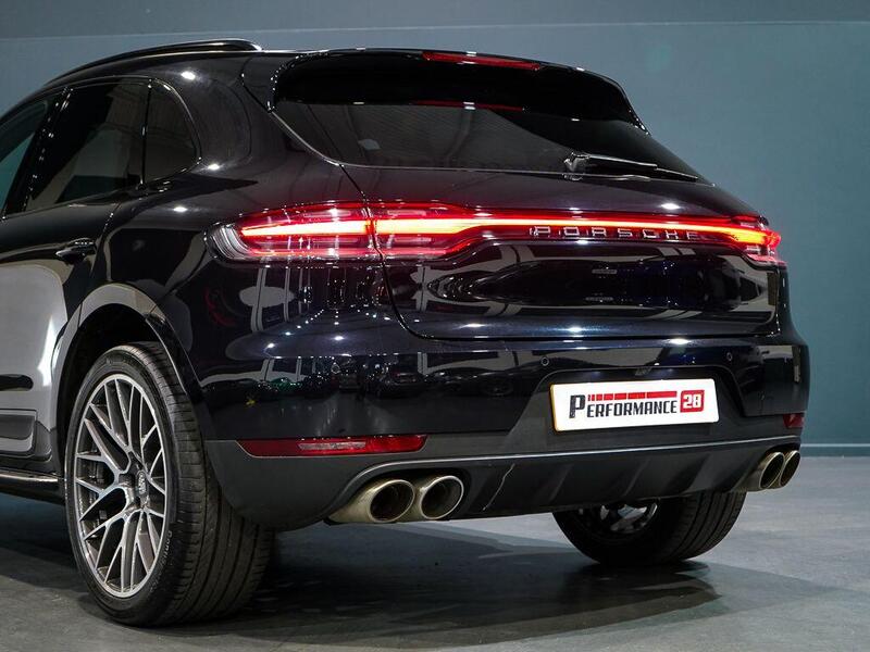Porsche Macan view 5