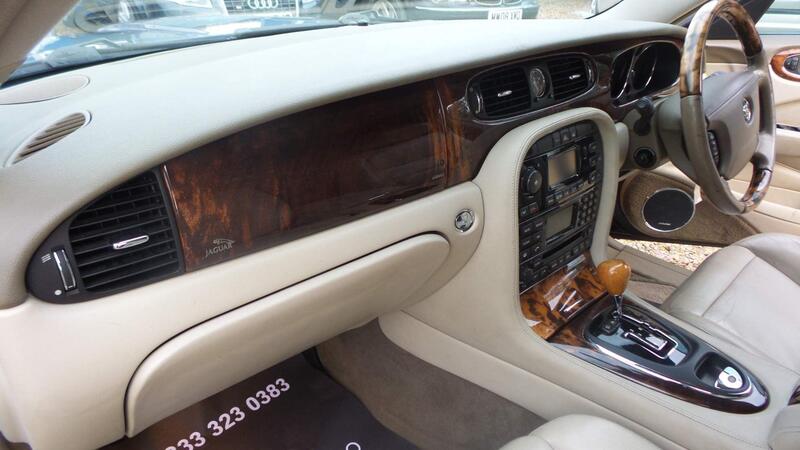 Jaguar XJ view 10