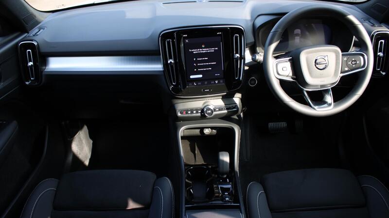 Volvo XC40 view 5