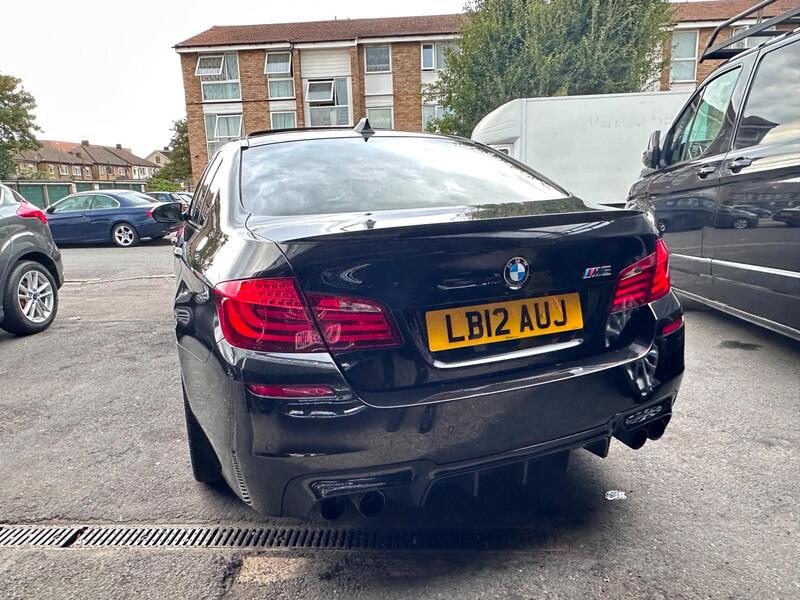 BMW M5 view 6