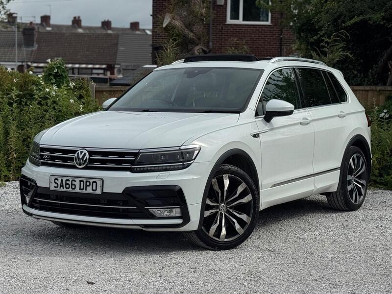 Volkswagen Tiguan view 2