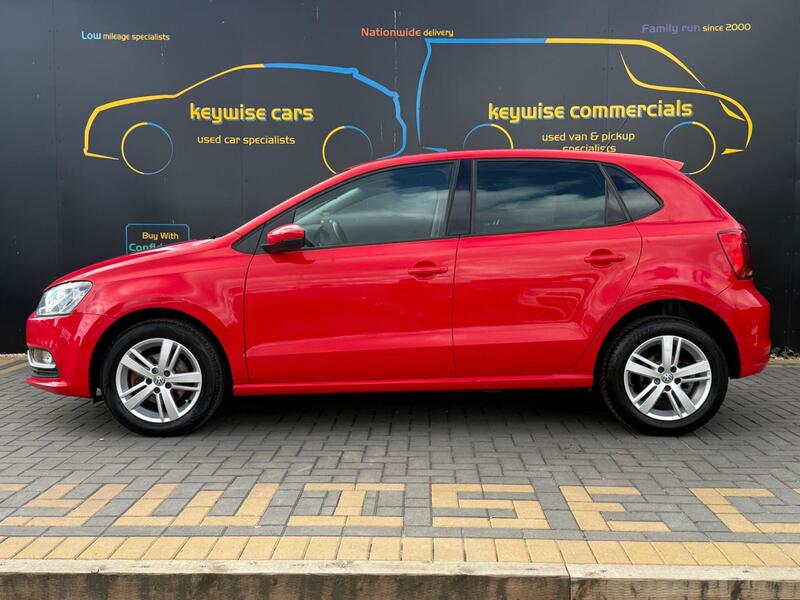 Volkswagen Polo view 2