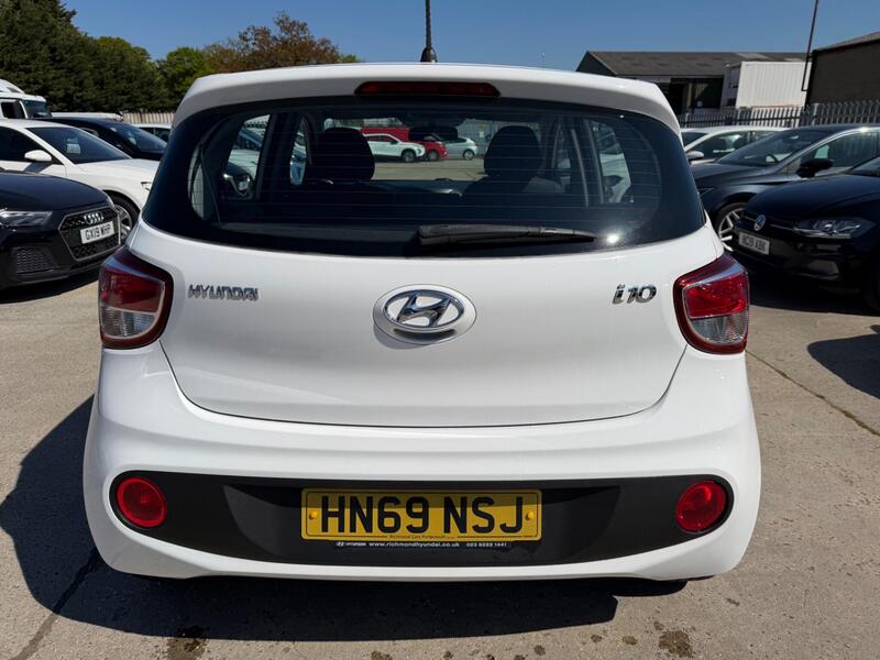 Hyundai I10 view 6