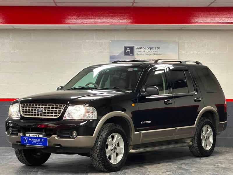 Ford Explorer view 3