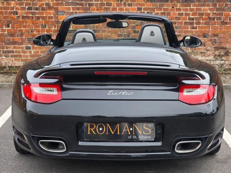 Porsche 911 view 4