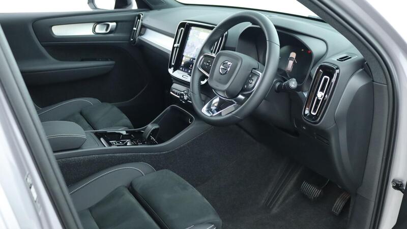 Volvo XC40 view 4