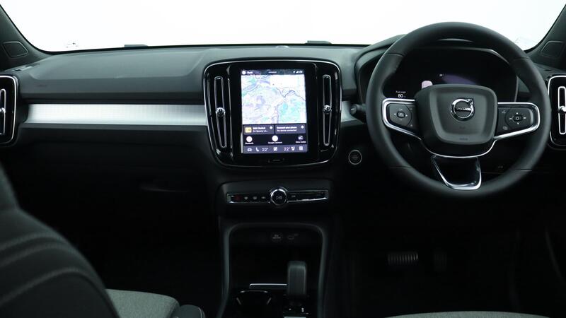 Volvo XC40 view 5