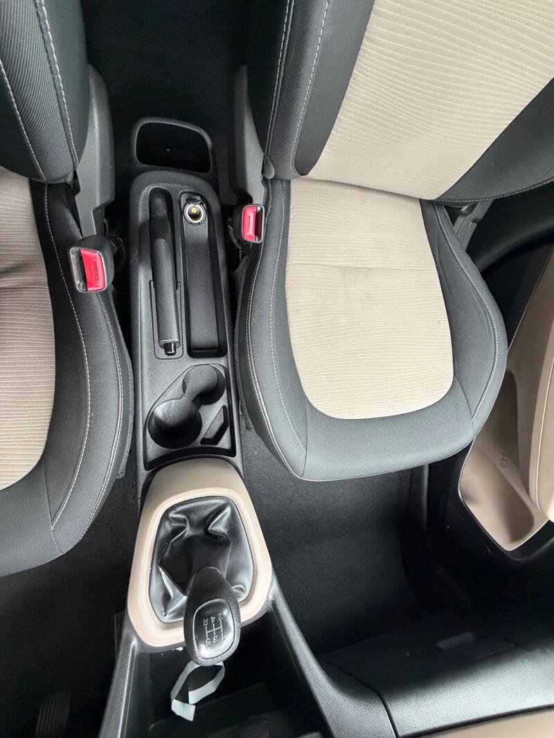 2015 Hyundai i10 — photo 12