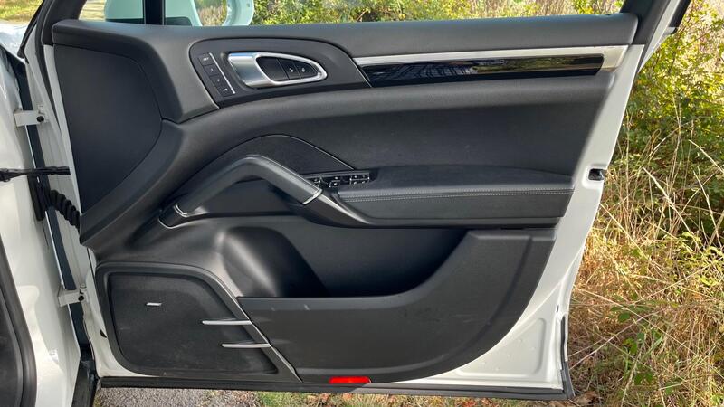 2015 Porsche Cayenne — photo 53
