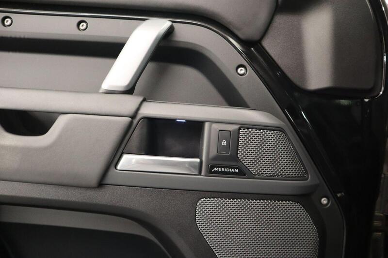 Land Rover Defender view 46