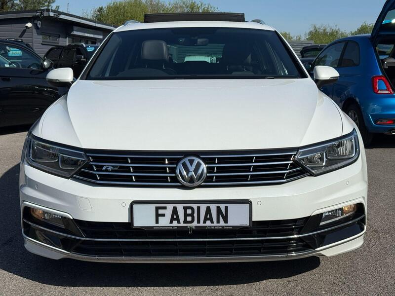 Volkswagen Passat view 6