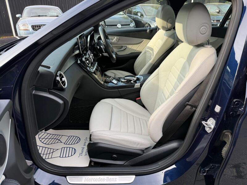 Mercedes-Benz C-Class view 3