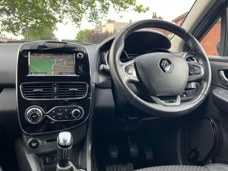 Renault Clio view 22
