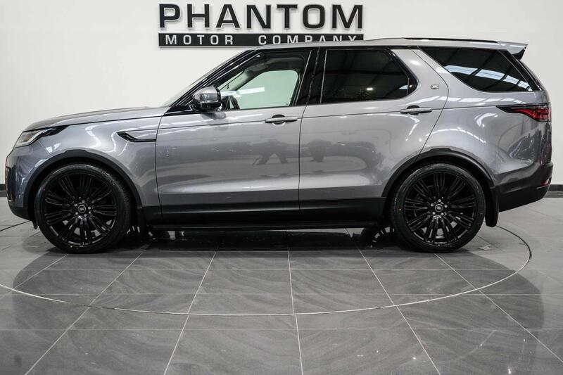 Land Rover Discovery view 3