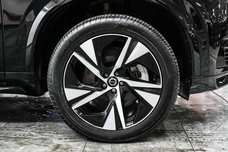 Volvo XC90 view 7