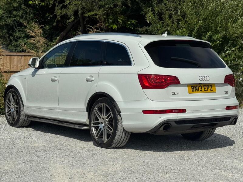 Audi Audi Q7 view 6