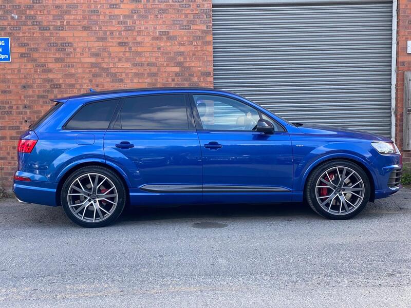 Audi SQ7 view 5