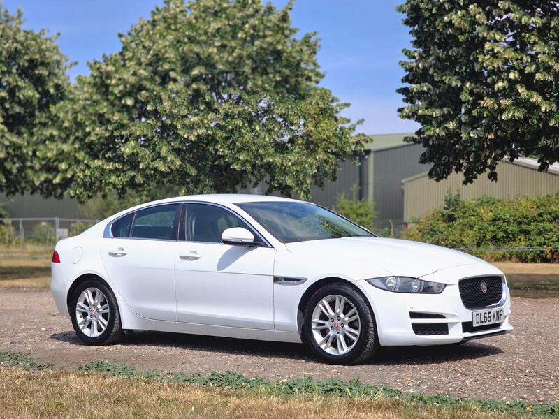Jaguar Xe view 2