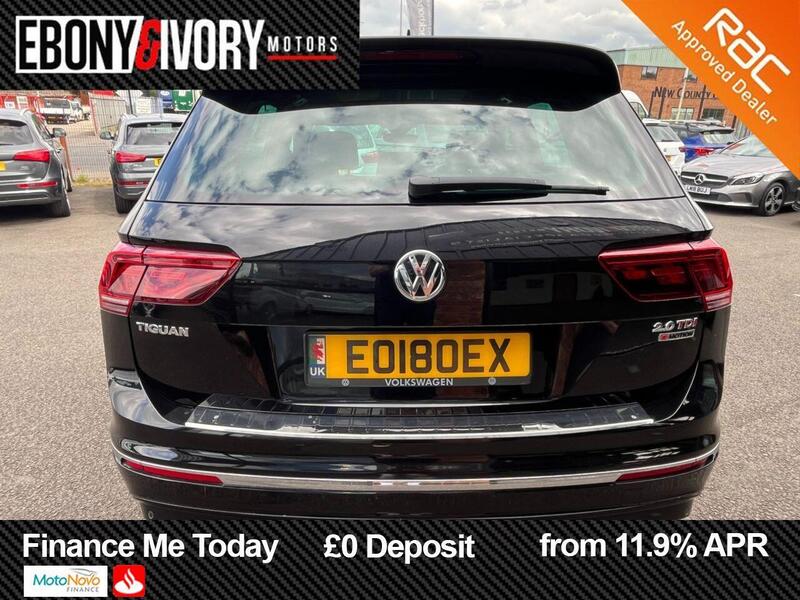 Volkswagen Tiguan view 4