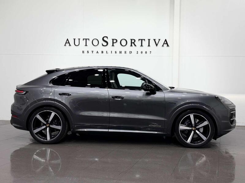Porsche Cayenne view 3