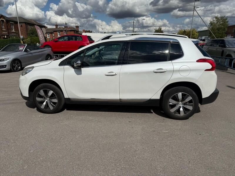 Peugeot 2008 view 5