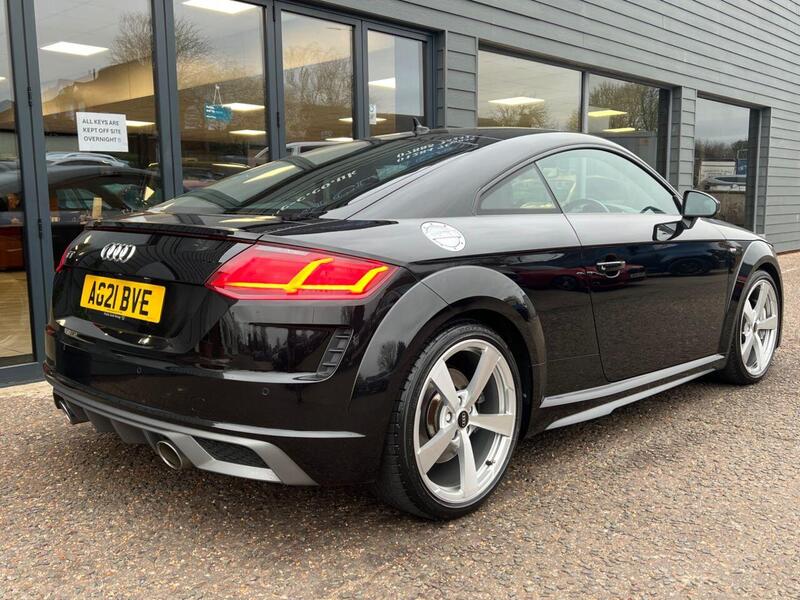 Audi TT view 7