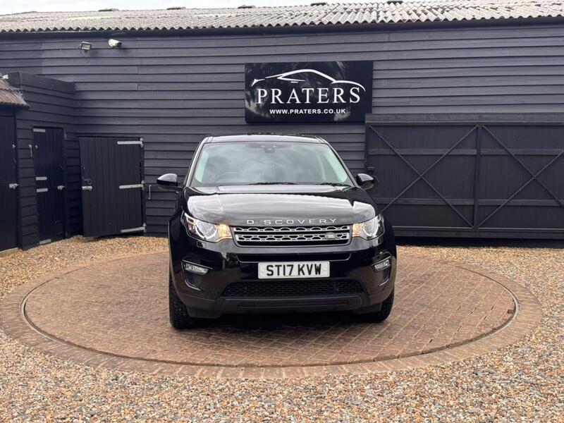 Land Rover Discovery Sport view 4