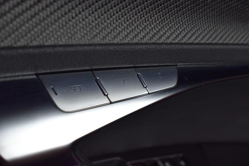 Audi A6 Saloon view 4
