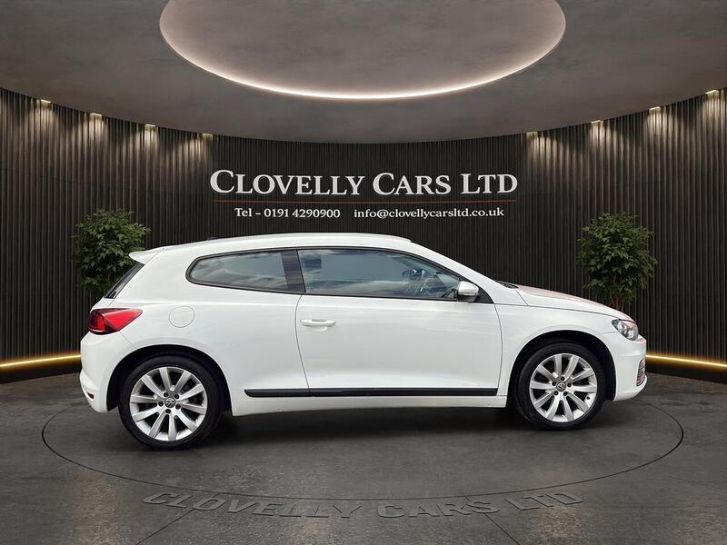 Volkswagen Scirocco view 2