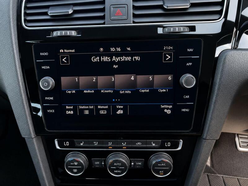 Volkswagen Golf view 3