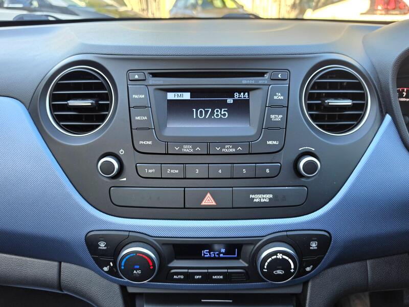 Hyundai i10 1.2 Premium SE Auto Euro 6 5dr thumbnail 32