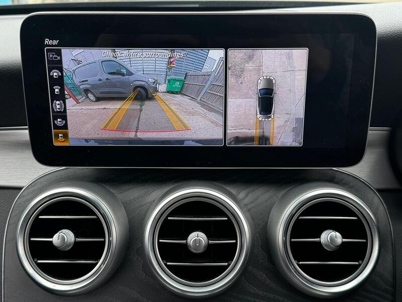 Mercedes-Benz C-Class view 4