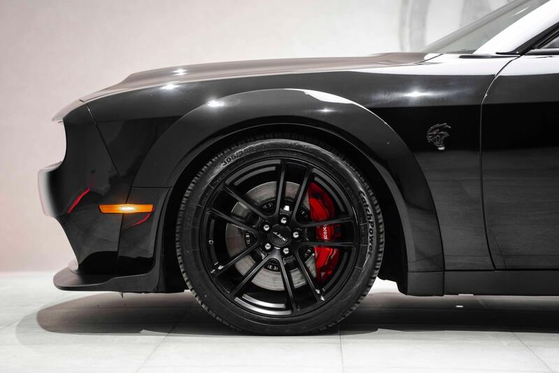 Dodge Challenger view 4