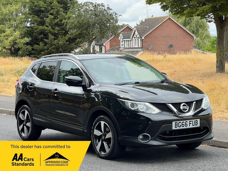 2016 Nissan Qashqai in Black for sale