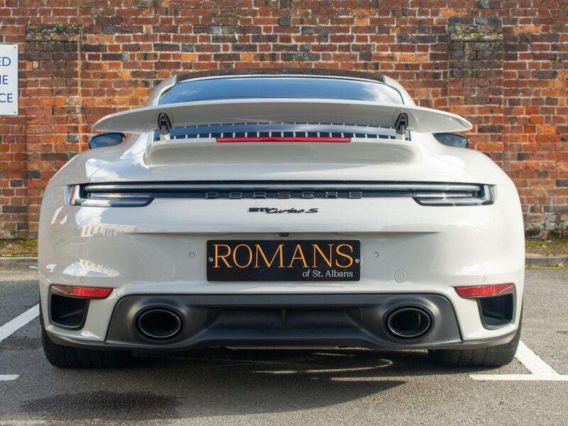 Porsche 911 view 3