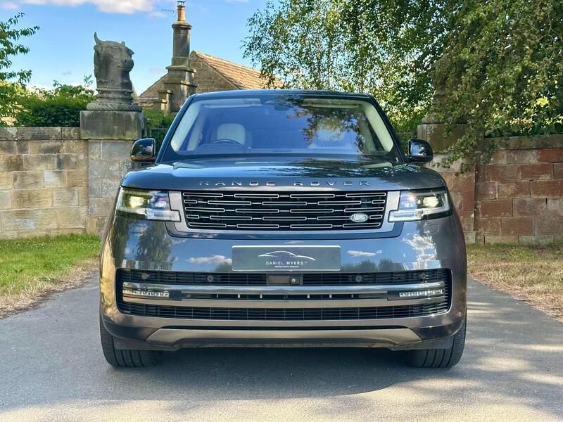 Land Rover Range Rover view 2
